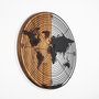 Wallity Accesorio Decorativo de Pared World Map 321, Madera y Metal, Negro y Nogal, 56 cm Diámetro